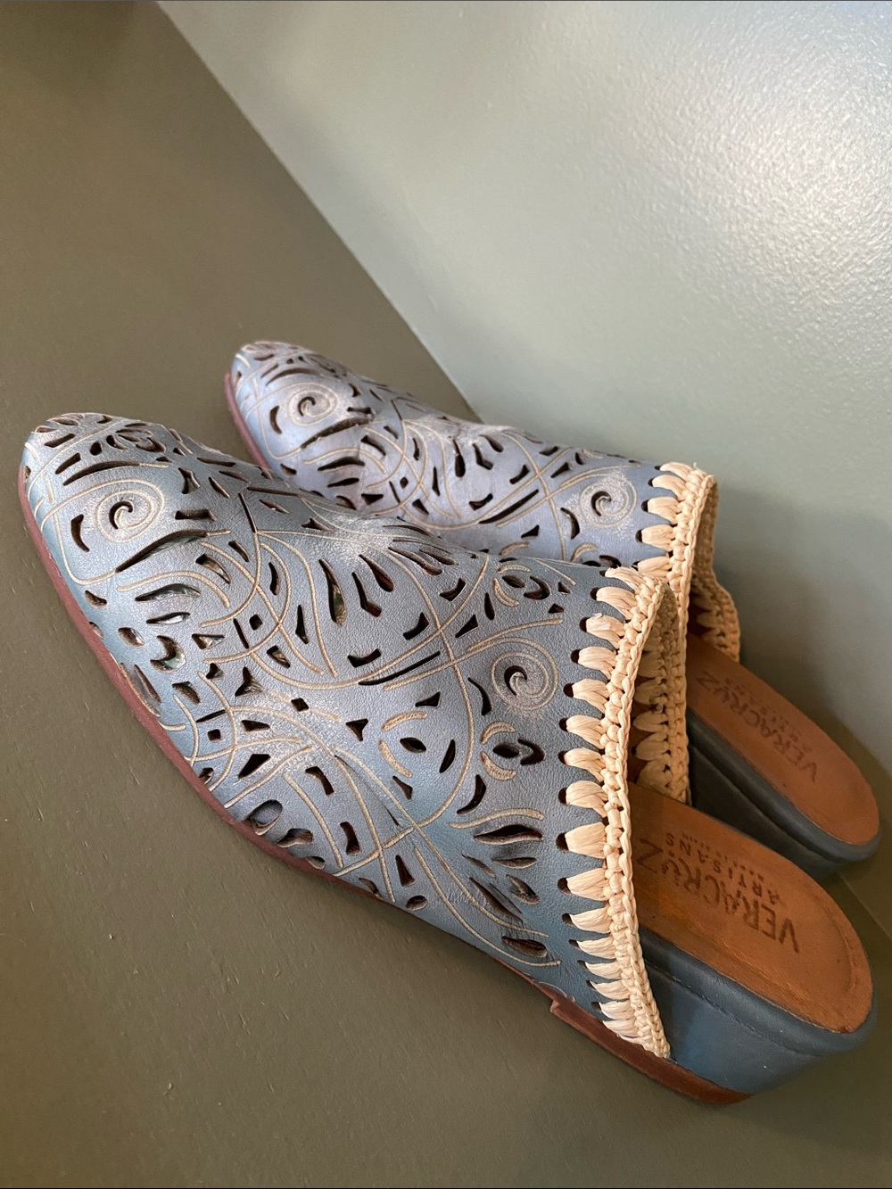 Vera Cruz Artisan Distressed Leather Slip-On Mules with Cream Trim - Picture 4 of 9